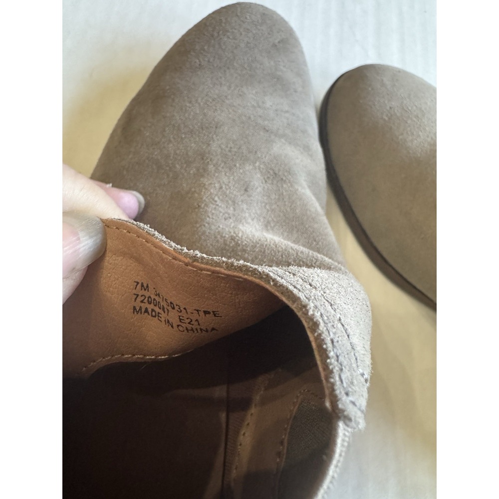 Frye Suede Chelsea Ankle Boots Booties Mushroom Taupe Women's 7 M - Picture 9 of 9